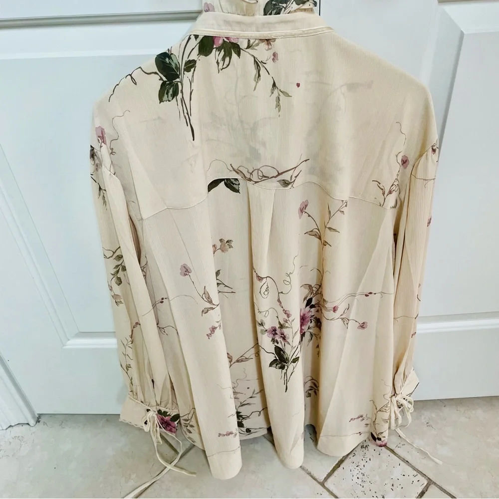 NWT Torrid Festi Ivory Floral Pleated Ruffle Neck Ribbon Accent Romantic Blouse - Picture 8 of 12